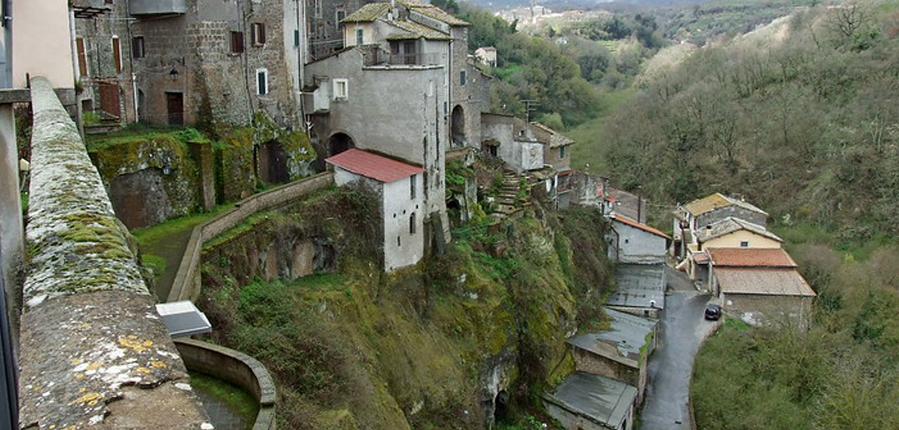 | #BORGHIDELLATUSCIA | Vignanello
