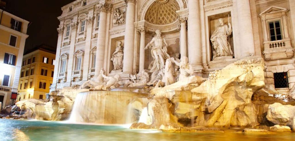 | #DINTORNIDELLATUSCIA | La Fontana di Trevi  - ROMA