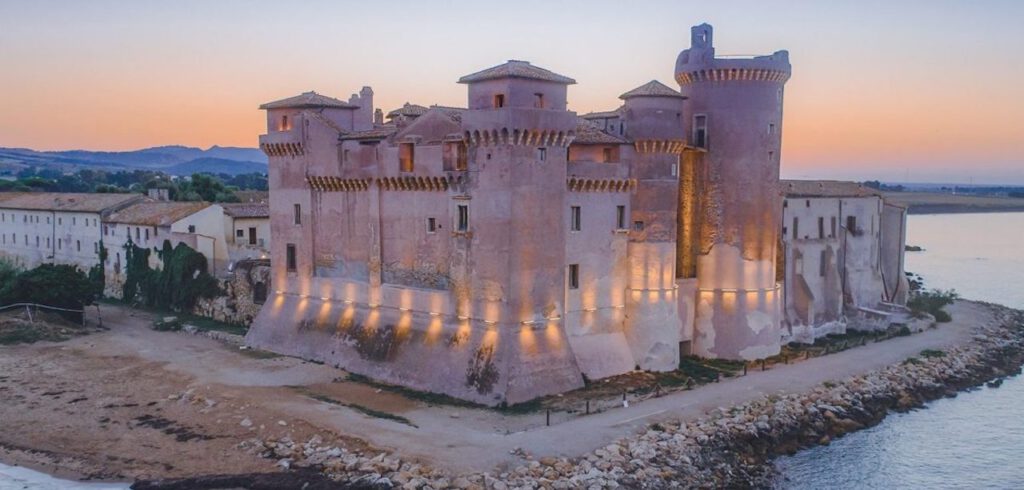 | #DINTORNIDELLATUSCIA | Il Castello di Santa Severa - SANTA MARINELLA